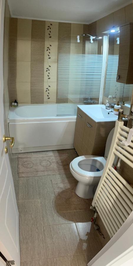 Carla'S Apartament Lejlighed Oradea Eksteriør billede